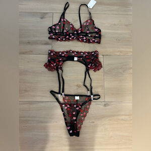 NEW Black Hearts 4-Piece Lingerie Set Bra Panties & Garter Belt L